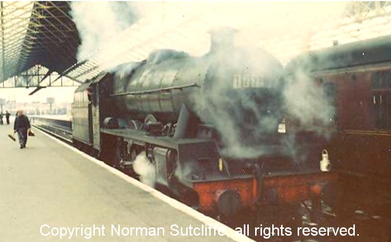 A Jubilee has arrived at Southport Chapel Street station Platform 5 in the summer of either 1962 or 1963 with a half-day Sunday School excursion from Todmorden. 