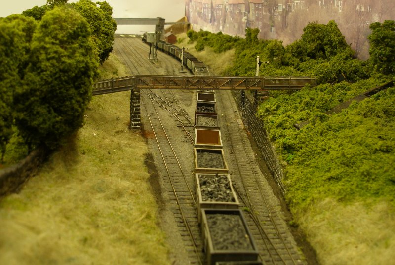 Hall Royd Junction (the model) looking westwards from above the mouth of Millwood Tunnel on 04 September 2015