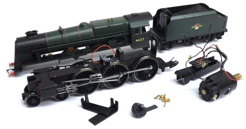 Hornby Royal Scot in dismantled state with cracked chassis block