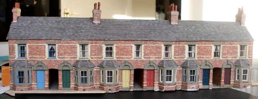 Howard Scenics assembled terraced house kit x 3: front elevation