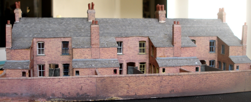 Howard Scenics assembled terraced house kit x 3: rear elevation