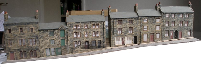 'Houses on the Hill' South Lane, Holmfirth. 4mm scale