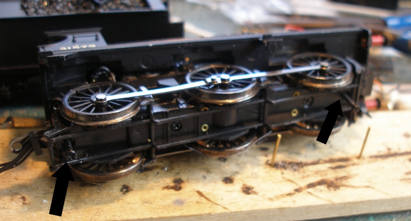 Bachmann Class Cshowing screws to be undone to remove the body