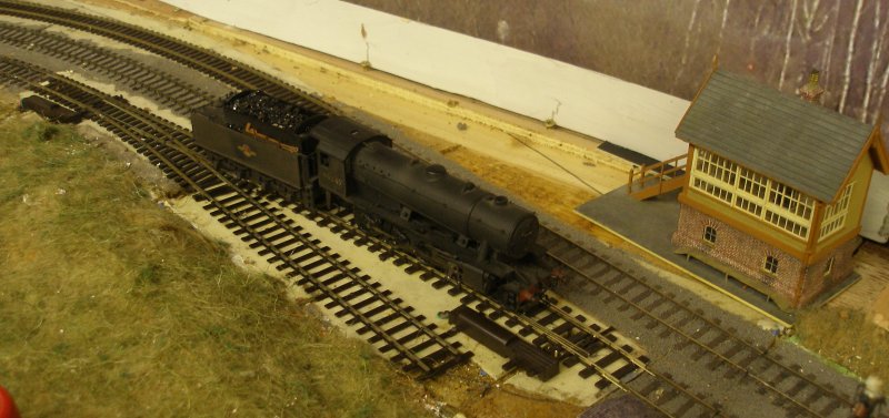 PECO Streamline Bullhead OO scale Code 75 Unifrog point (turnout) being tested by a Bachmann WD Austerity 2-8-0.