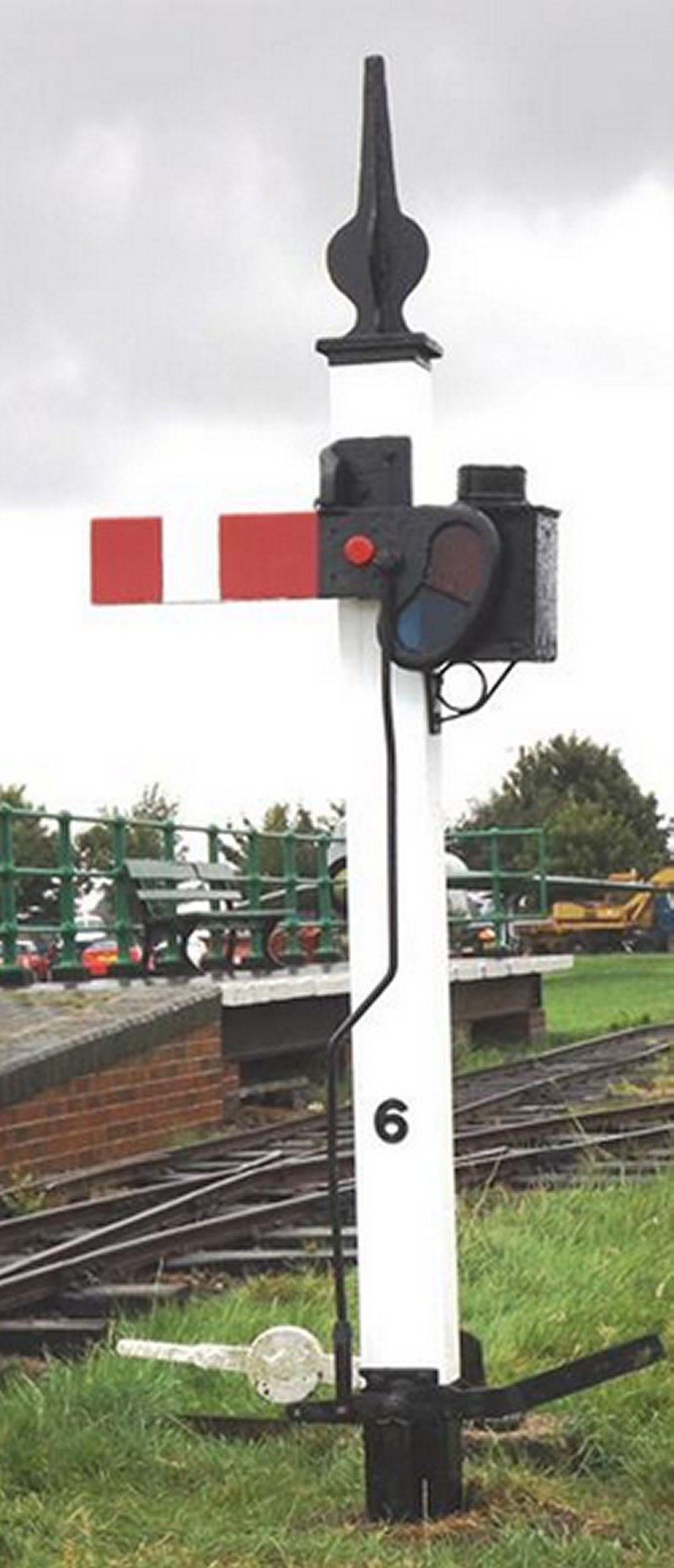 Replica LYR tall siding signal as seen on the Lincolnshire Coast Light Railway at its Skegness Water Leisure Park Station.
