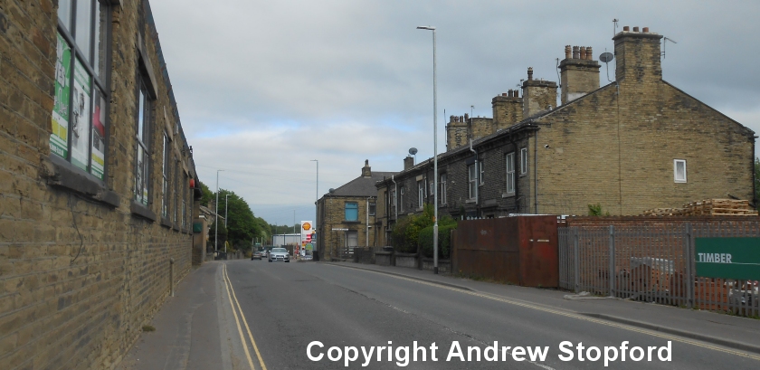 Brighouse Wakefield Road showing point at which Clifton Road crossed it.