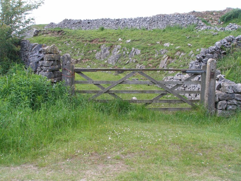 Occupation Crossing and approach cutting on the Tissington Trail