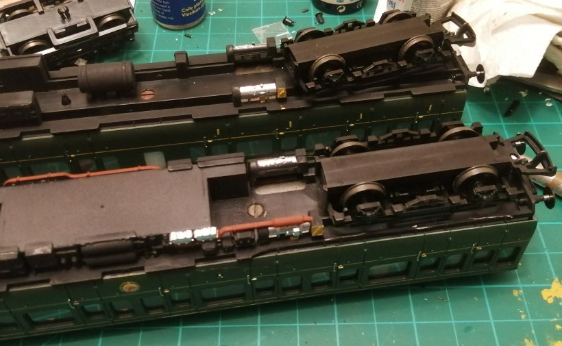 Lima OO Class 117 DMUs with the Dapol Class 124 bogie fitted.