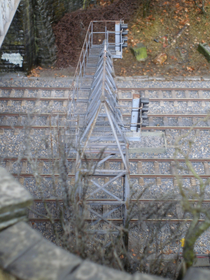 Heaton Lodge 7mm layout: signal gantry
